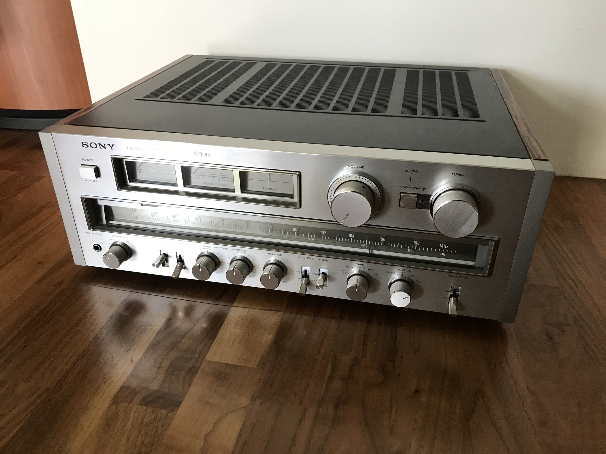 SONY - STR-V5 - Image 4