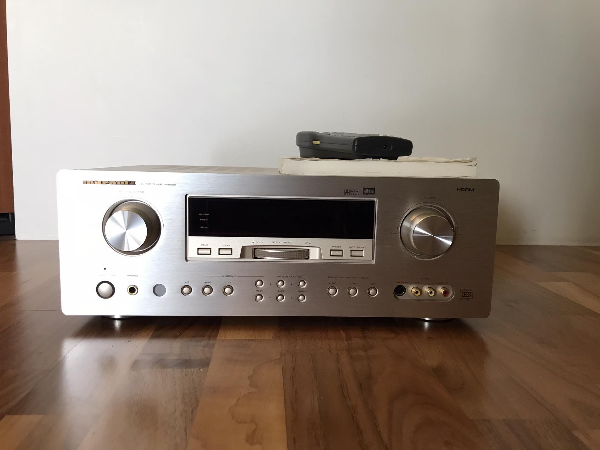 MARANTZ - AV 9000 PreAmplifer