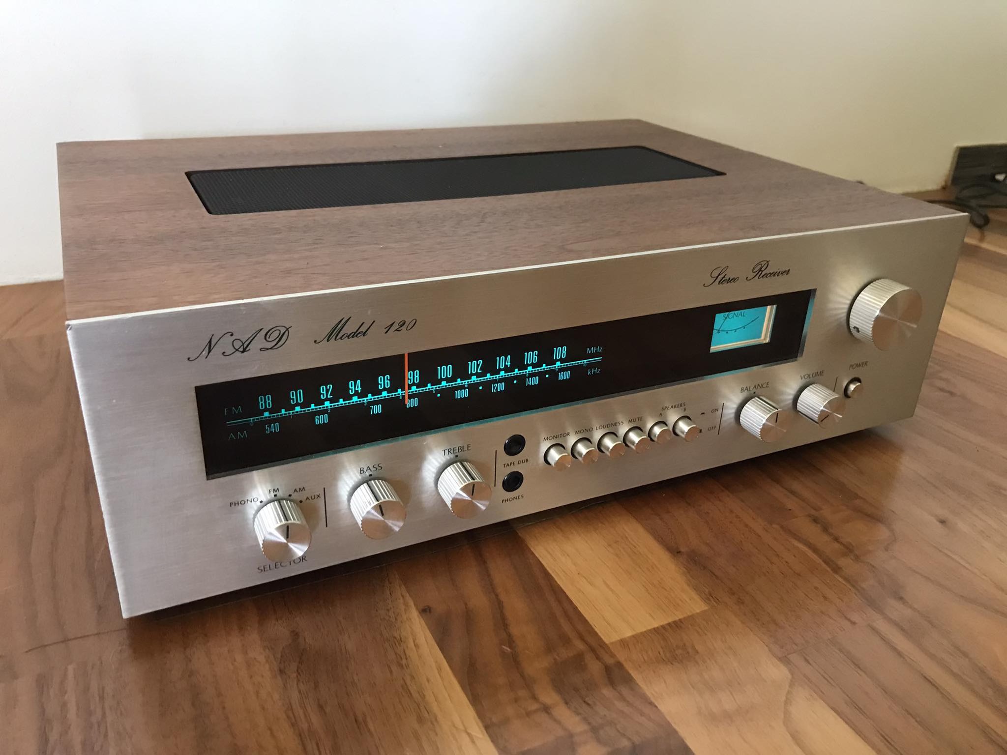 NAD - Model 120