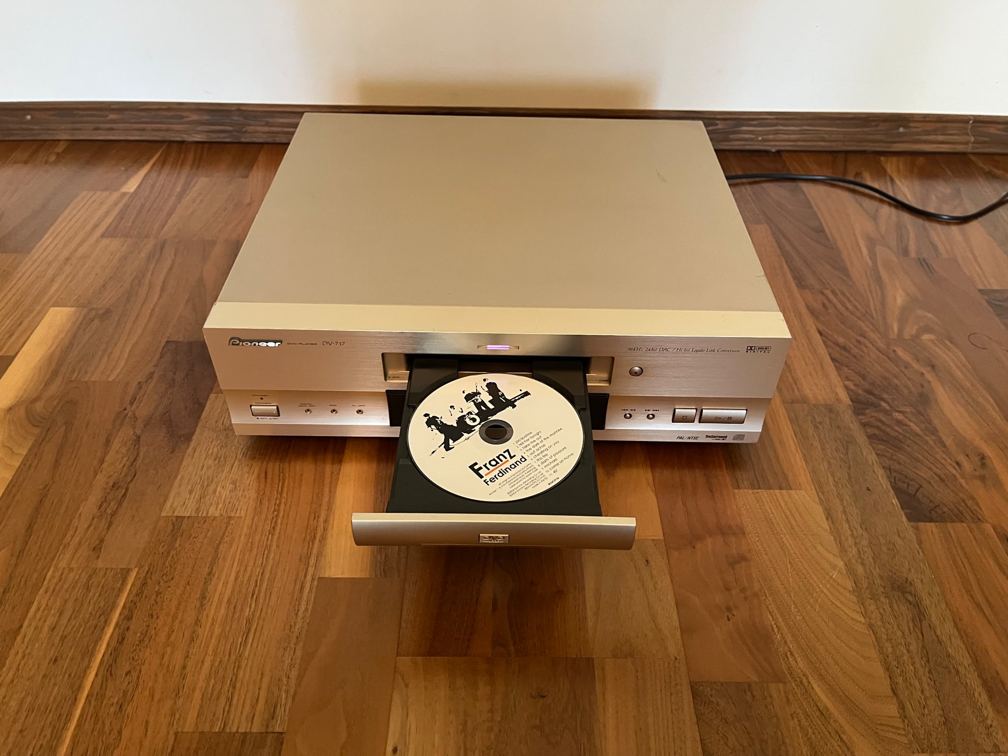 PIONEER - DV-717 - Image 4