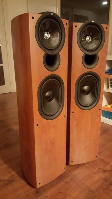 KEF - Q7